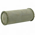 Cojín cilíndrico 20 x 50 cm de tejido verde salvia decorativo con volantes
