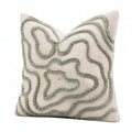 Cojín cuadrado 45 cm de algodón beige y verde con relieve decorativo